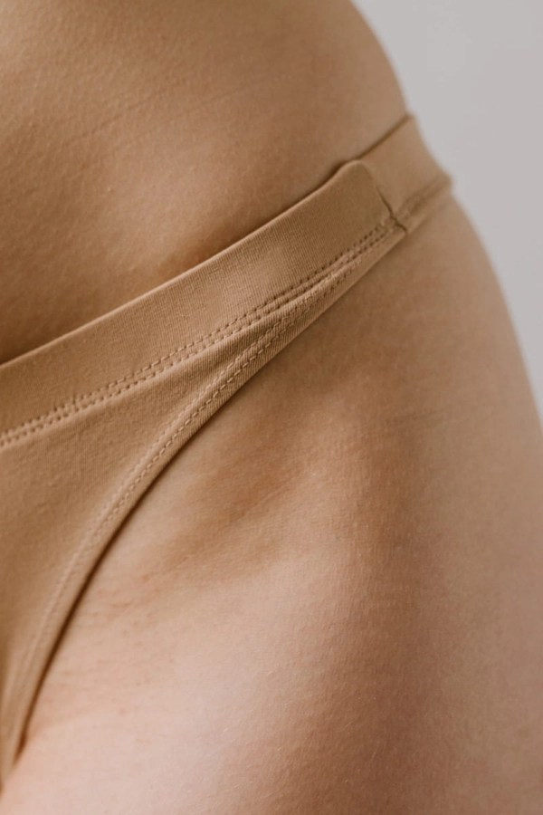 3-pak - Stringi bawełniane Invisible, beżowe